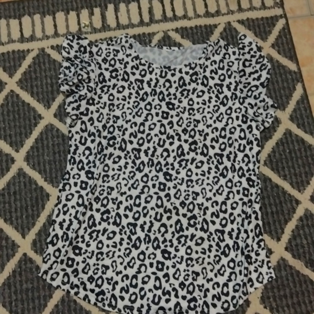 Black and white top